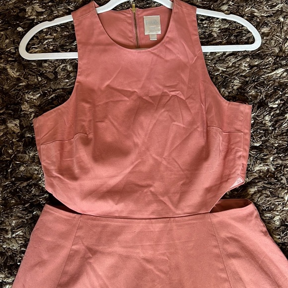 Baby pink A line dress with cutouts - Picture 3 of 4